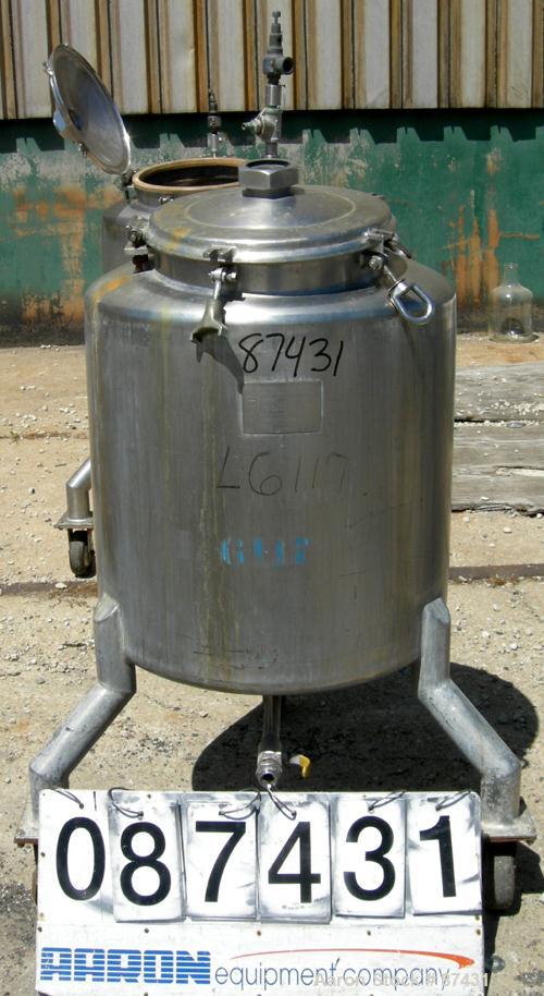 USED: Walker Stainless pressure tank, 75 gallon, 316 stainless steel, vertical. 28" diameter x 26" straight side, dish top and bottom. Internal rated FV/15 psi at 200 deg F. Openings: top 2", 16" man...
