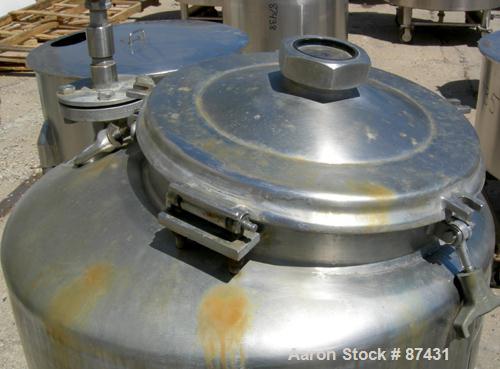 USED: Walker Stainless pressure tank, 75 gallon, 316 stainless steel, vertical. 28" diameter x 26" straight side, dish top and bottom. Internal rated FV/15 psi at 200 deg F. Openings: top 2", 16" man...