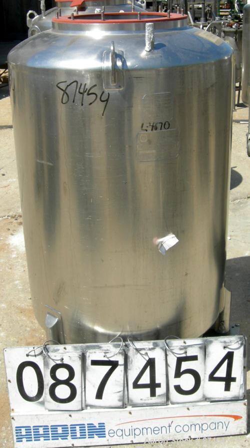 USED: Walker Stainless Pressure Tank, 120 gallon, 304 stainless steel, vertical. 30" diameter x 37" straight side, dish top and bottom. Internal rated 25 psi at 100 deg F. Openings: top (2) 5/8", 14"...