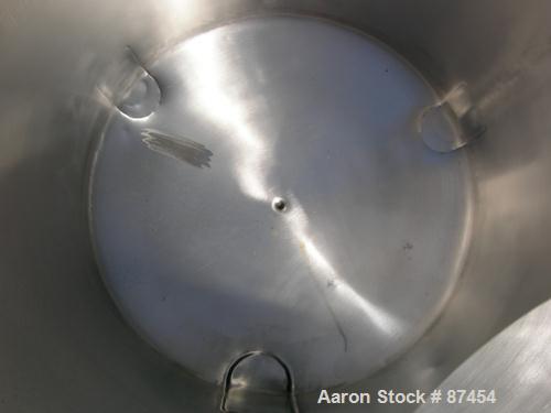 USED: Walker Stainless Pressure Tank, 120 gallon, 304 stainless steel, vertical. 30" diameter x 37" straight side, dish top and bottom. Internal rated 25 psi at 100 deg F. Openings: top (2) 5/8", 14"...