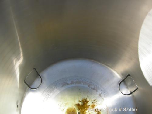 USED: Walker Stainless Pressure Tank, 120 gallon, 304 stainless steel, vertical. 30" diameter x 37" straight side, dish top and bottom. Internal rated 25 psi at 100 deg F. Openings: top (2) 5/8", 14"...