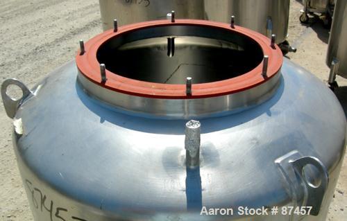 USED: Walker Stainless Pressure Tank, 120 gallon, 304 stainless steel, vertical. 30" diameter x 37" straight side, dish top and bottom. Internal rated 25 psi at 100 deg F. Openings: top (2) 5/8", 14"...