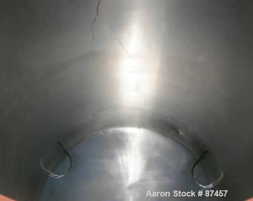 USED: Walker Stainless Pressure Tank, 120 gallon, 304 stainless steel, vertical. 30" diameter x 37" straight side, dish top and bottom. Internal rated 25 psi at 100 deg F. Openings: top (2) 5/8", 14"...