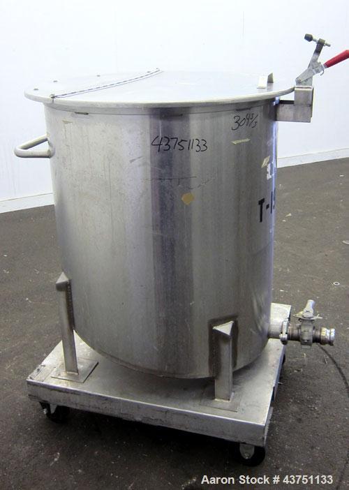 Used Water Cooling Corporation Tank, 100 Gallons, 304 Stainless Steel, Vertical. Approximately 31" diameter x 34" straight side.  Flat top with a bolt-on hinged cover, 6" sloped bottom.  2" Tri-clamp...