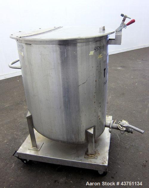 Used Water Cooling Corporation Tank, 100 Gallons, 304 Stainless Steel, Vertical. Approximately 31" diameter x 34" straight side.  Flat top with a bolt-on hinged cover, 6" sloped bottom.  2" Tri-clamp...