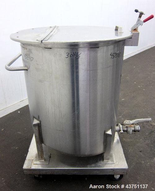 Used Water Cooling Corporation Tank, 100 Gallons, 304 Stainless Steel, Vertical. Approximately 31" diameter x 34" straight side.  Flat top with a bolt-on hinged cover, 6" sloped bottom.  2" Tri-clamp...