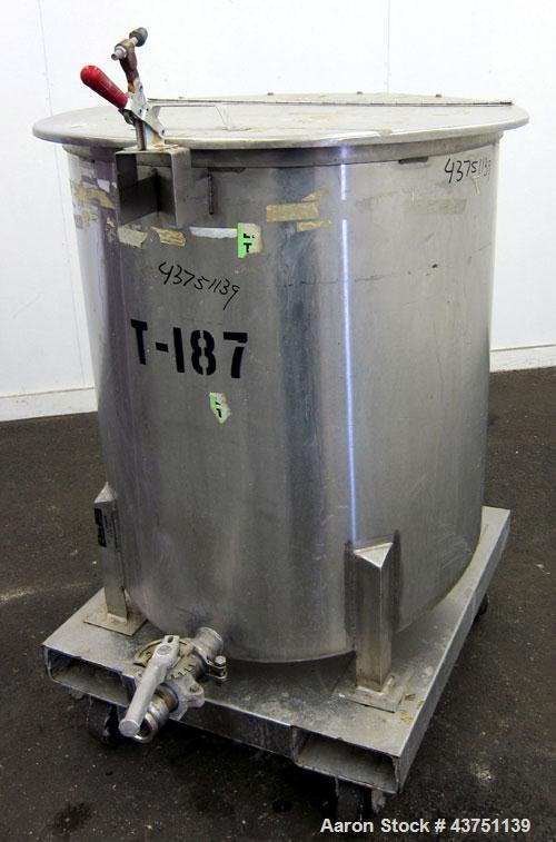 Used Water Cooling Corporation Tank, 100 Gallons, 304 Stainless Steel, Vertical. Approximately 31" diameter x 34" straight side.  Flat top with a bolt-on hinged cover, 6" sloped bottom.  2" Tri-clamp...