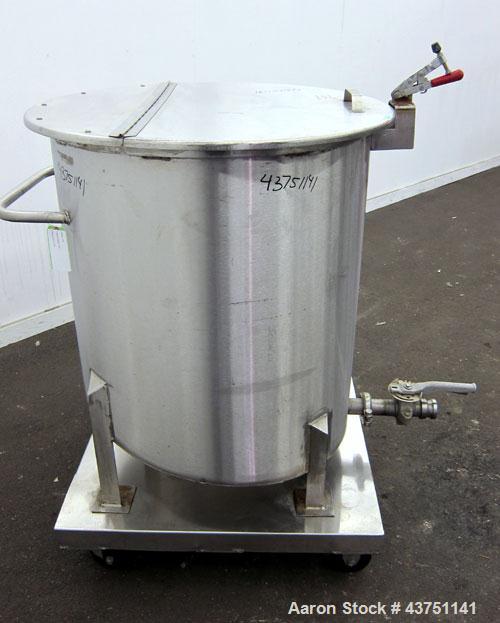 Used Water Cooling Corporation Tank, 100 Gallon, 304 Stainless Steel, Vertical. Approximately 31" diameter x 34" straight side. Flat top with a bolt-on hinged cover, 6" sloped bottom.  2" Tri-clamp s...