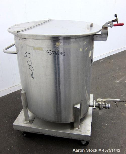 Used Water Cooling Corporation Tank, 100 Gallon, 304 Stainless Steel, Vertical. Approximately 31" diameter x 34" straight side.  Flat top with a bolt-on hinged cover, 6" sloped bottom.  2" Tri-clamp ...