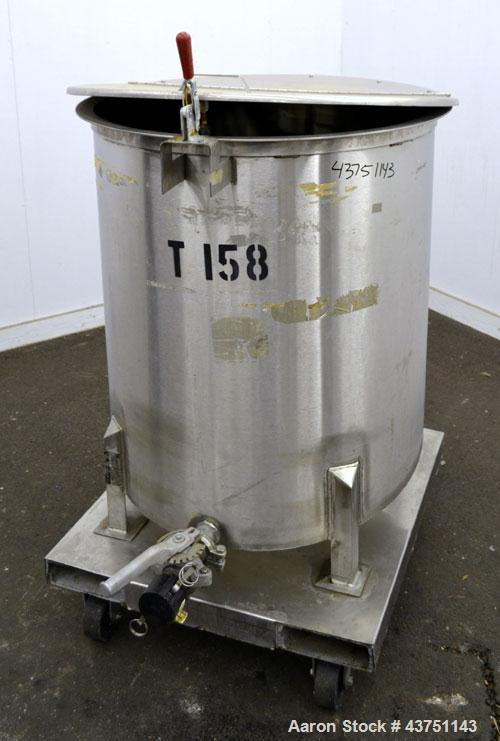 Used Water Cooling Corporation Tank, 100 Gallon, 304 Stainless Steel, Vertical. Approximately 31" diameter x 34" straight side.  Flat top with a bolt-on hinged cover, 6" sloped bottom.  2" Tri-clamp ...