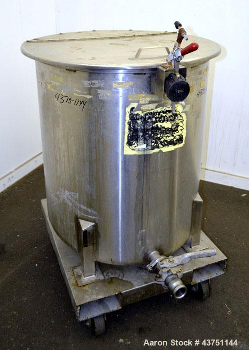 Used Water Cooling Corporation Tank, 100 Gallon, 304 Stainless Steel, Vertical. Approximately 31" diameter x 34" straight side.  Flat top with a bolt on hinged cover, 6" sloped bottom.  2" Tri-clamp ...