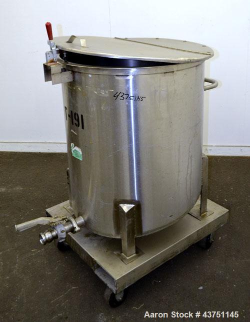 Used- Water Cooling Corporation Tank, 100 Gallon, 304 Stainless Steel, Vertical. Approximately 31" diameter x 34" straight s...