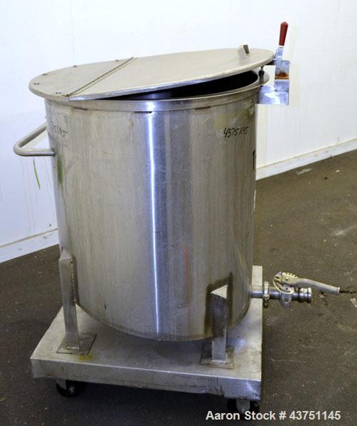 Used Water Cooling Corporation Tank, 100 Gallon, 304 Stainless Steel, Vertical. Approximately 31" diameter x 34" straight side.Flat top with a bolt-on hinged cover, 6" sloped bottom.2" Tri-clamp side...