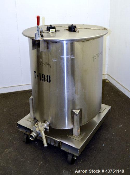 Used Water Cooling Corporation Tank, 100 Gallon, 304 Stainless Steel, Vertical. Approximately 31" diameter x 34" straight side.  Flat top with a bolt-on hinged cover, 6" sloped bottom.  2" Tri-clamp ...