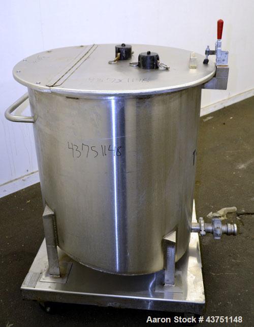 Used Water Cooling Corporation Tank, 100 Gallon, 304 Stainless Steel, Vertical. Approximately 31" diameter x 34" straight side.  Flat top with a bolt-on hinged cover, 6" sloped bottom.  2" Tri-clamp ...