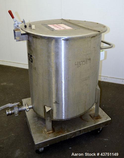 Used Water Cooling Corporation Tank, 100 Gallon, 304 Stainless Steel, Vertical. Approximately 31" diameter x 34" straight side.  Flat top with a bolt-on hinged cover, 6" sloped bottom.  2" Tri-clamp ...