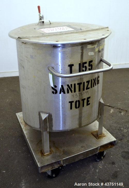 Used Water Cooling Corporation Tank, 100 Gallon, 304 Stainless Steel, Vertical. Approximately 31" diameter x 34" straight side.  Flat top with a bolt-on hinged cover, 6" sloped bottom.  2" Tri-clamp ...