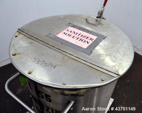 Used Water Cooling Corporation Tank, 100 Gallon, 304 Stainless Steel, Vertical. Approximately 31" diameter x 34" straight side.  Flat top with a bolt-on hinged cover, 6" sloped bottom.  2" Tri-clamp ...