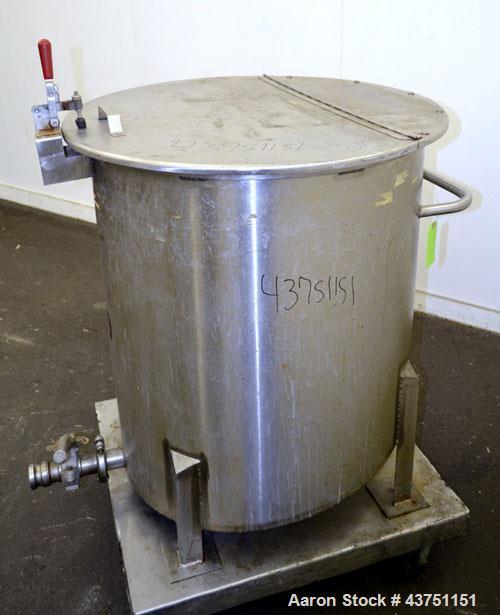 Used Water Cooling Corporation Tank, 100 Gallon, 304 Stainless Steel, Vertical. Approximately 31" diameter x 34" straight side.  Flat top with a bolt-on hinged cover, 6" sloped bottom.  2" Tri-clamp ...