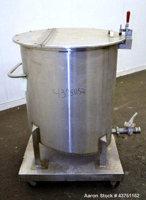 Used Water Cooling Corporation Tank, 100 Gallon, 304 Stainless Steel, Vertical. Approximately 31" diameter x 34" straight side.  Flat top with a bolt-on hinged cover, 6" sloped bottom.  2" Tri-clamp ...