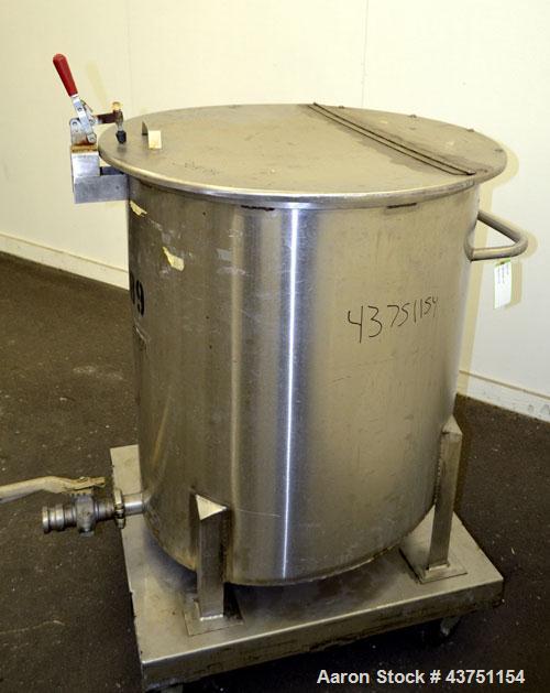Used Water Cooling Corporation Tank, 100 Gallon, 304 Stainless Steel, Vertical. Approximately 31" diameter x 34" straight side.  Flat top with a bolt-on hinged cover, 6" sloped bottom.  2" Tri-clamp ...