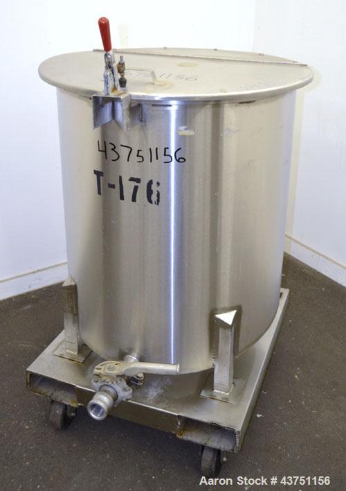 Used Water Cooling Corporation Tank, 100 Gallon, 304 Stainless Steel, Vertical. Approximately 31" diameter x 34" straight side.  Flat top with a bolt-on hinged cover, 6" sloped bottom.  2" Tri-clamp ...