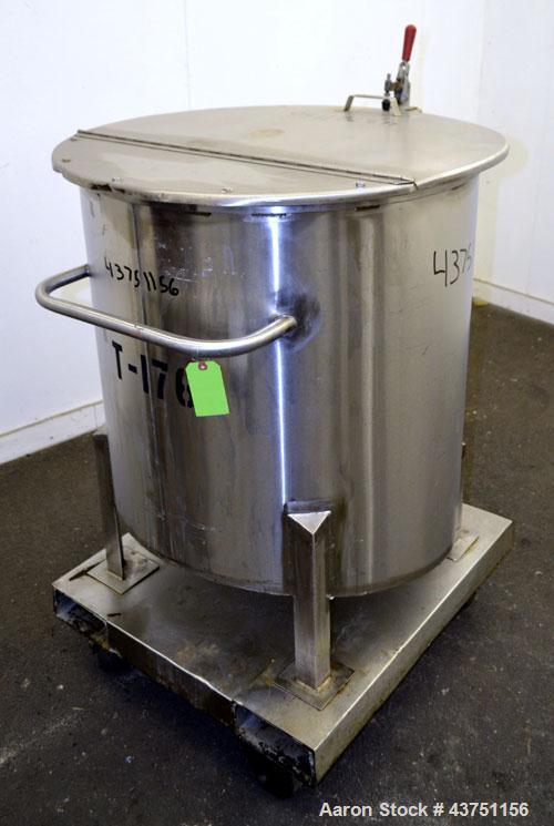 Used Water Cooling Corporation Tank, 100 Gallon, 304 Stainless Steel, Vertical. Approximately 31" diameter x 34" straight side.  Flat top with a bolt-on hinged cover, 6" sloped bottom.  2" Tri-clamp ...