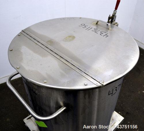 Used Water Cooling Corporation Tank, 100 Gallon, 304 Stainless Steel, Vertical. Approximately 31" diameter x 34" straight side.  Flat top with a bolt-on hinged cover, 6" sloped bottom.  2" Tri-clamp ...