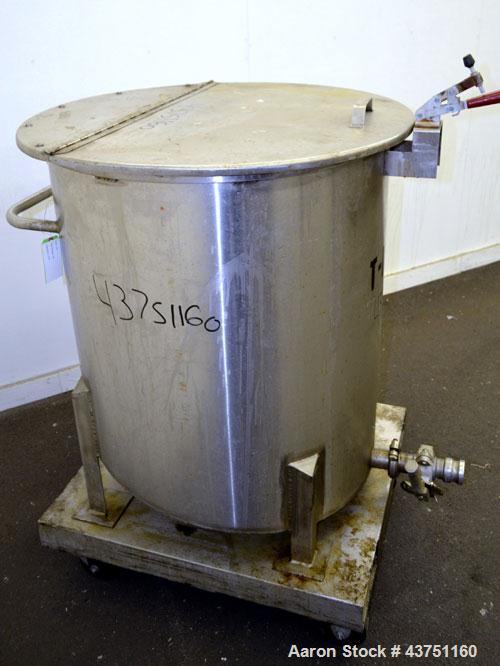 Used Water Cooling Corporation Tank, 100 Gallon, 304 Stainless Steel, Vertical. Approximately 31" diameter x 34" straight side.  Flat top with a bolt-on hinged cover, 6" sloped bottom.  2" Tri-clamp ...