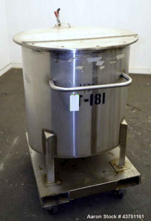 Used Water Cooling Corporation Tank, 100 Gallon, 304 Stainless Steel, Vertical. Approximately 31" diameter x 34" straight side.  Flat top with a bolt-on hinged cover, 6" sloped bottom.  2" Tri-clamp ...
