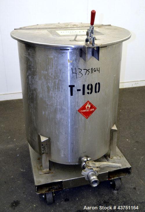 Used Water Cooling Corporation Tank, 100 Gallon, 304 Stainless Steel, Vertical. Approximately 31" diameter x 34" straight side.  Flat top with a bolt-on hinged cover, 6" sloped bottom.  2" Tri-clamp ...