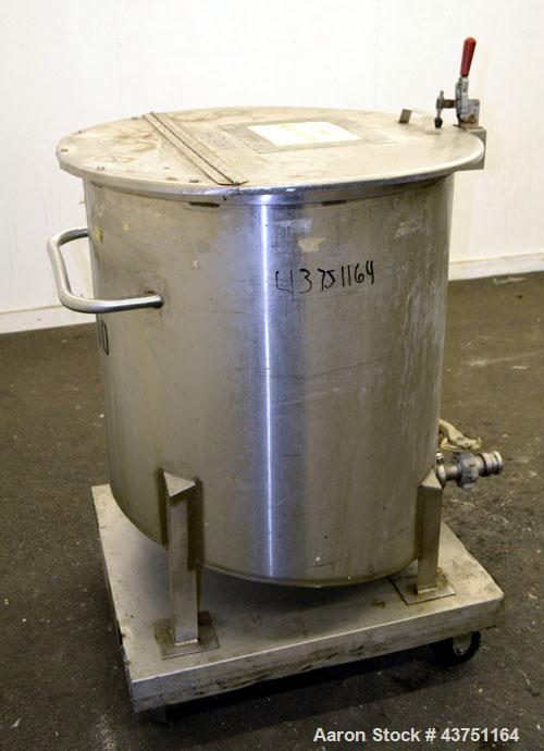 Used Water Cooling Corporation Tank, 100 Gallon, 304 Stainless Steel, Vertical. Approximately 31" diameter x 34" straight side.  Flat top with a bolt-on hinged cover, 6" sloped bottom.  2" Tri-clamp ...