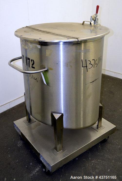 Used Water Cooling Corporation Tank, 100 Gallon, 304 Stainless Steel, Vertical. Approximately 31" diameter x 34" straight side.  Flat top with a bolt-on hinged cover, 6" sloped bottom.  2" Tri-clamp ...