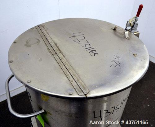 Used Water Cooling Corporation Tank, 100 Gallon, 304 Stainless Steel, Vertical. Approximately 31" diameter x 34" straight side.  Flat top with a bolt-on hinged cover, 6" sloped bottom.  2" Tri-clamp ...