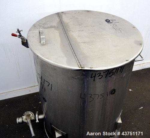 Used Water Cooling Corporation Tank, 100 Gallon, 304 Stainless Steel, Vertical. Approximately 31" diameter x 34" straight side.  Flat top with a bolt-on hinged cover, 2" sloped bottom.  2" Tri-clamp ...