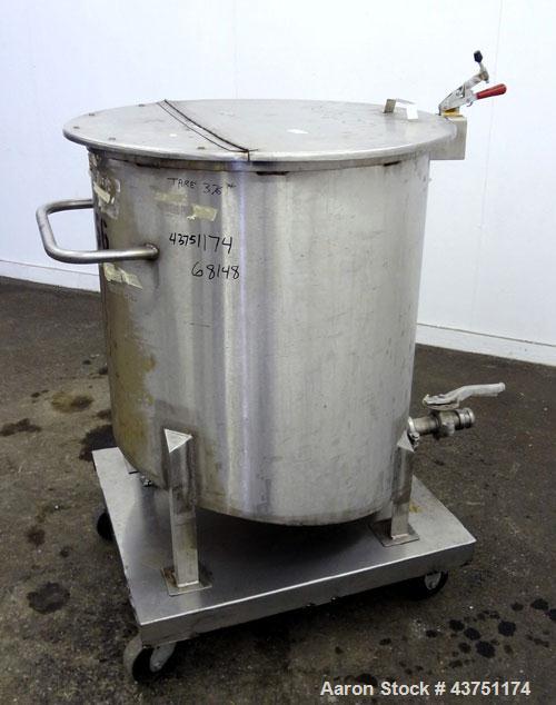 Used Water Cooling Corporation Tank, 100 Gallon, 304 Stainless Steel, Vertical. Approximately 31" diameter x 34" straight side.  Flat top with a bolt-on hinged cover, 6" sloped bottom.  2" Tri-clamp ...