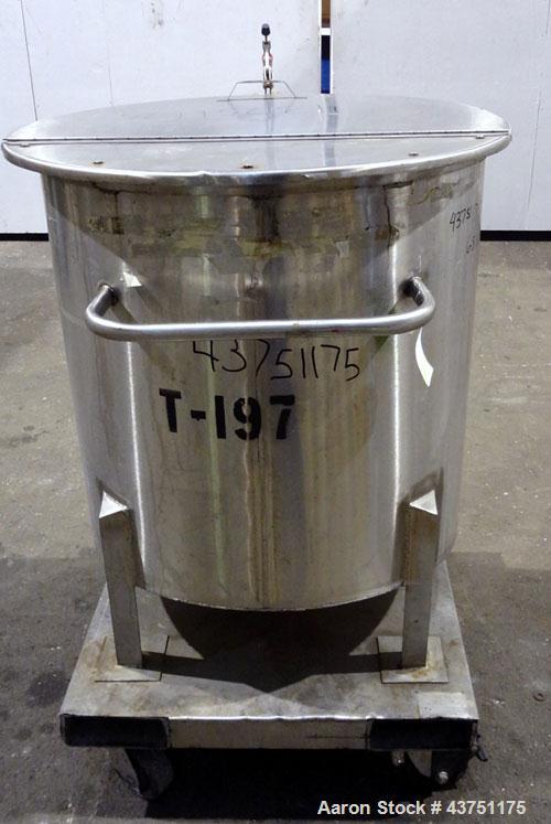 Used Water Cooling Corporation Tank, 100 Gallon, 304 Stainless Steel, Vertical. Approximately 31" diameter x 34" straight side.  Flat top with a bolt-on hinged cover, 6" sloped bottom.  2" Tri-clamp ...