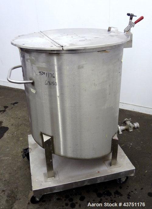 Used Water Cooling Corporation Tank, 100 Gallon, 304 Stainless Steel, Vertical. Approximately 31" diameter x 34" straight side.  Flat top with a bolt-on hinged cover, 6" sloped bottom.  2" Tri-clamp ...
