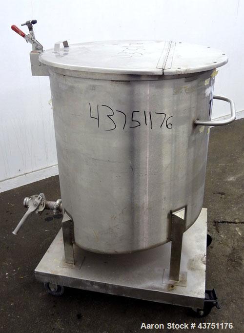 Used Water Cooling Corporation Tank, 100 Gallon, 304 Stainless Steel, Vertical. Approximately 31" diameter x 34" straight side.  Flat top with a bolt-on hinged cover, 6" sloped bottom.  2" Tri-clamp ...