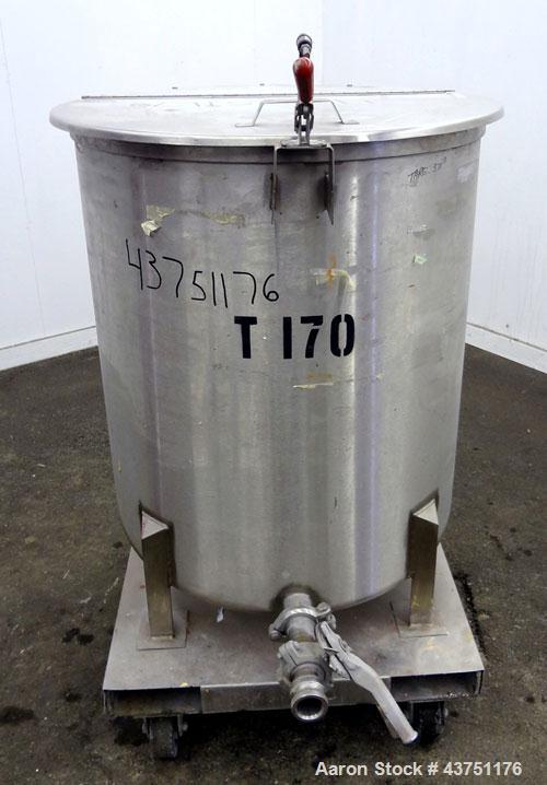 Used Water Cooling Corporation Tank, 100 Gallon, 304 Stainless Steel, Vertical. Approximately 31" diameter x 34" straight side.  Flat top with a bolt-on hinged cover, 6" sloped bottom.  2" Tri-clamp ...