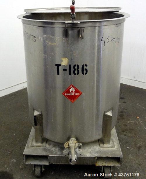 Used Water Cooling Corporation Tank, 100 Gallon, 304 Stainless Steel, Vertical. Approximately 31" diameter x 34" straight side.  Flat top with a bolt-on hinged cover, 6" sloped bottom.  2" Tri-clamp ...