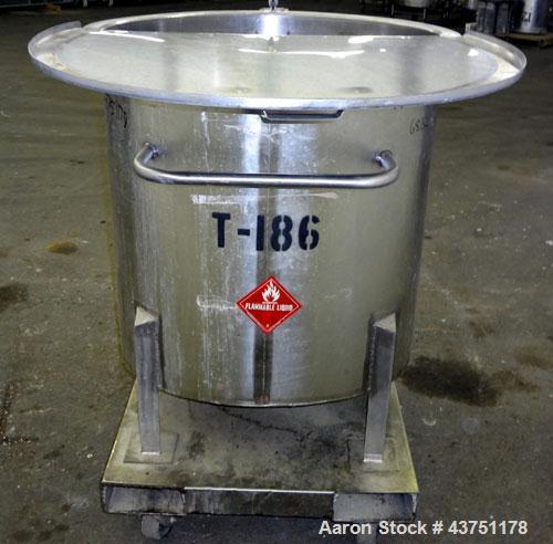 Used Water Cooling Corporation Tank, 100 Gallon, 304 Stainless Steel, Vertical. Approximately 31" diameter x 34" straight side.  Flat top with a bolt-on hinged cover, 6" sloped bottom.  2" Tri-clamp ...