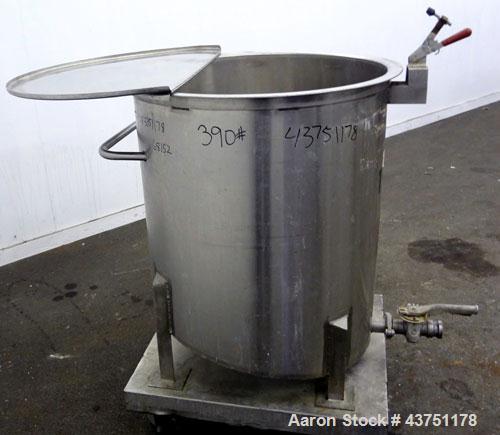 Used Water Cooling Corporation Tank, 100 Gallon, 304 Stainless Steel, Vertical. Approximately 31" diameter x 34" straight side.  Flat top with a bolt-on hinged cover, 6" sloped bottom.  2" Tri-clamp ...