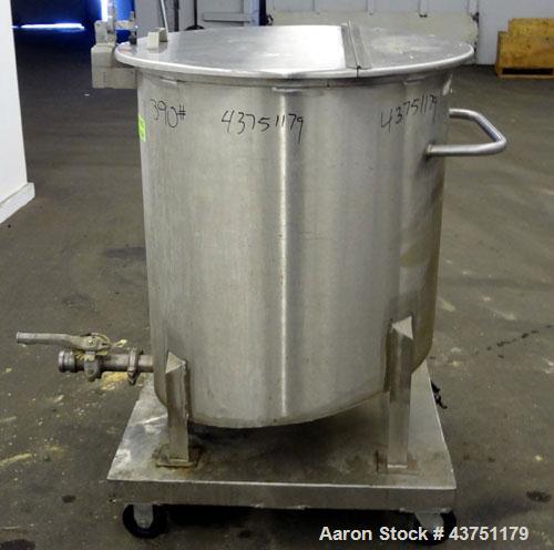 Used Water Cooling Corporation Tank, 100 Gallon, 304 Stainless Steel, Vertical. Approximately 31" diameter x 34" straight side.  Flat top with a bolt-on hinged cover, 6" sloped bottom.  2" Tri-clamp ...