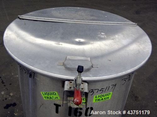 Used Water Cooling Corporation Tank, 100 Gallon, 304 Stainless Steel, Vertical. Approximately 31" diameter x 34" straight side.  Flat top with a bolt-on hinged cover, 6" sloped bottom.  2" Tri-clamp ...