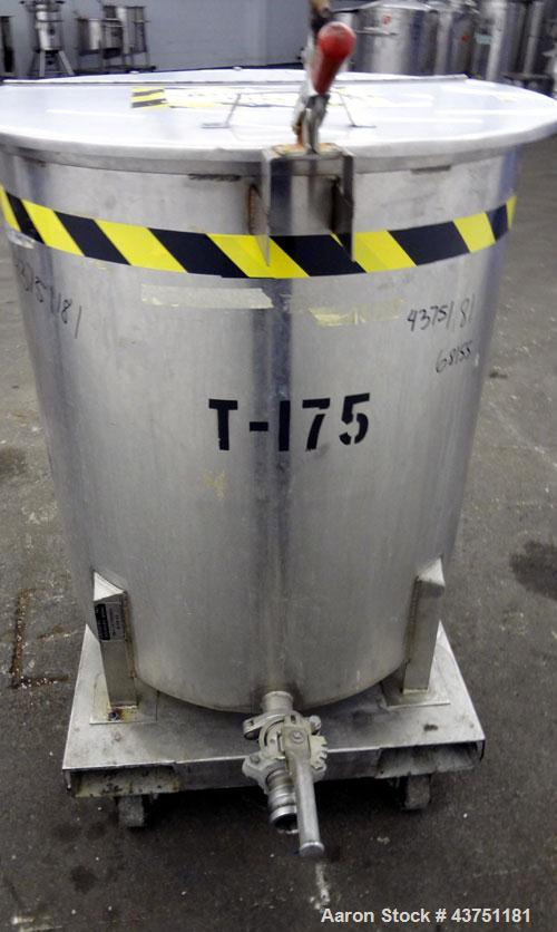 Used Water Cooling Corporation Tank, 100 Gallon, 304 Stainless Steel, Vertical. Approximately 31" diameter x 34" straight side.  Flat top with a bolt-on hinged cover, 6" sloped bottom.  2" Tri-clamp ...