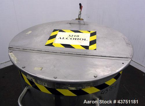 Used Water Cooling Corporation Tank, 100 Gallon, 304 Stainless Steel, Vertical. Approximately 31" diameter x 34" straight side.  Flat top with a bolt-on hinged cover, 6" sloped bottom.  2" Tri-clamp ...