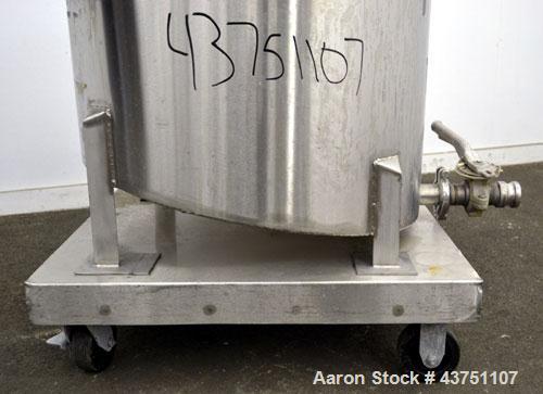 Used Water Cooling Corporation Tank, 60 Gallon, 304 Stainless Steel, Vertical. Approximately 30-1/2" diameter x 21" straight side.  Flat top with a bolt-on hinged cover, 6" sloped bottom.  2" Tri-cla...