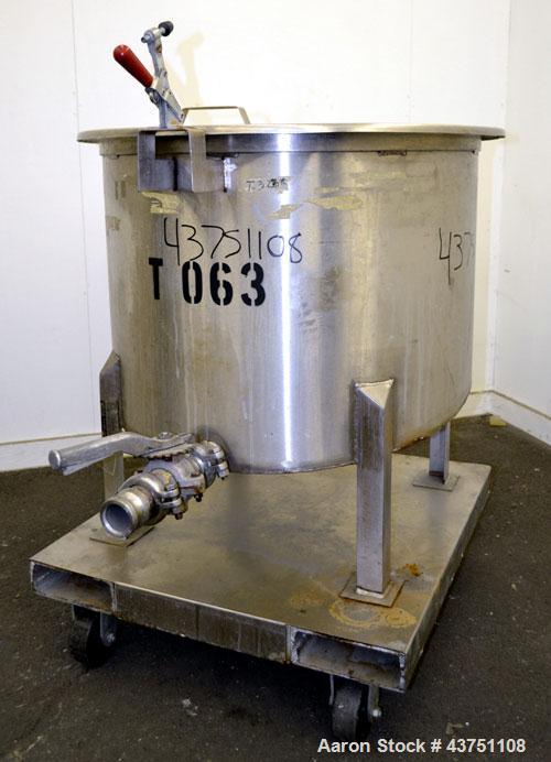 Used Water Cooling Corporation Tank, 60 Gallon, 304 Stainless Steel, Vertical. Approximately 30-1/2" diameter x 21" straight side.  Flat top with a bolt-on hinged cover, 6" sloped bottom.   2" Tri-cl...