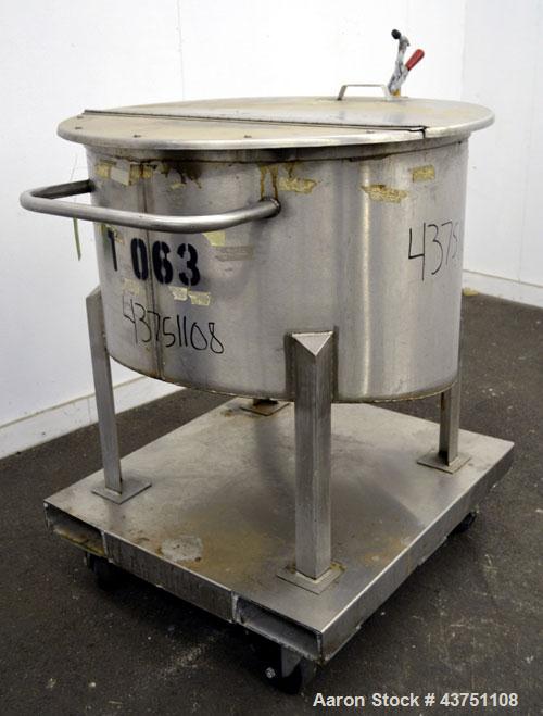 Used Water Cooling Corporation Tank, 60 Gallon, 304 Stainless Steel, Vertical. Approximately 30-1/2" diameter x 21" straight side.  Flat top with a bolt-on hinged cover, 6" sloped bottom.   2" Tri-cl...